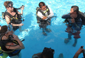 Discover Scuba Diving in the Pool